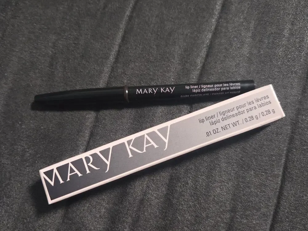 New old stock Mary Kay Twist Up Lip Liner Dark Chocolate Full Size Fast Ship